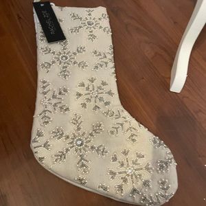 NW RACHEL ZOE SNOWFLAKE WHITE/SILVER BEADED STOCKING